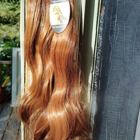 🌺Gorgeous auburn clip in high temp 23" wavy extensions🪷 - Picture 3 of 6